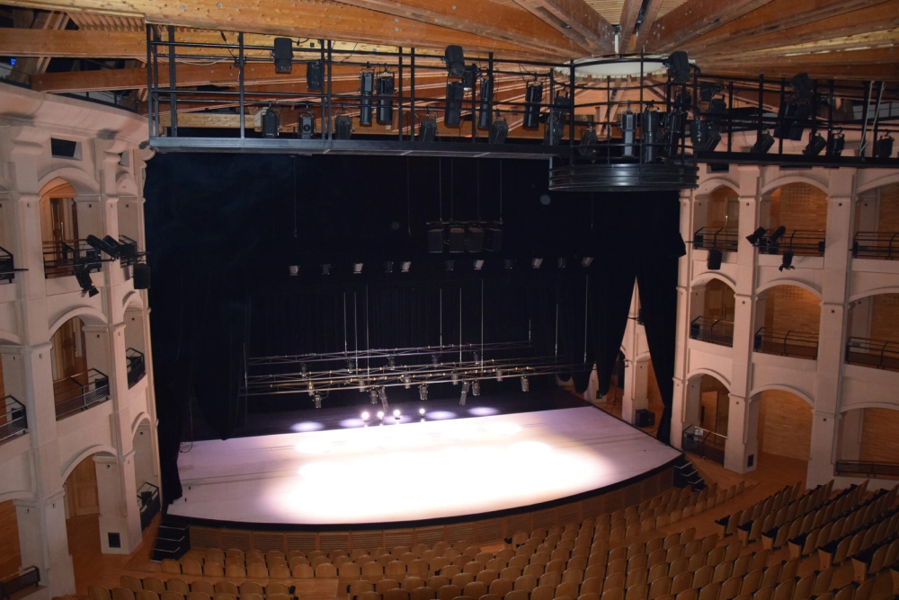 Le Dôme Théâtre переходит на полностью LED систему от CHAUVET Professional, фото-1