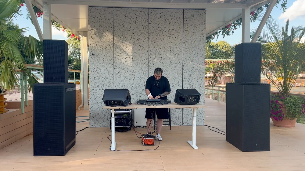 Рабочее место диджея | Хай-Тек Медиа поставщик звукового оборудования, фото-4