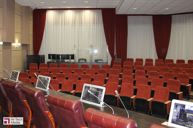 Выдвижные мониторы Arthur Holm