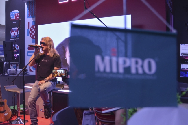 Радиосистема MIPRO | Компания Hi-Tech Media построила шоурум на выставке Light+Audio Tec