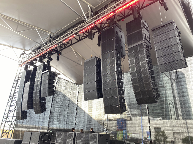 Компактные мультимедийные и световые решения от Hi-Tech Media на выставке light+audio tec , фото-1